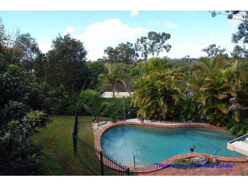 15 Mazzard Street, Bellbowrie QLD 4070